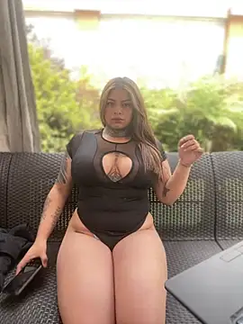 ScarlettRose Pink online show from April 21, 5:50 pm