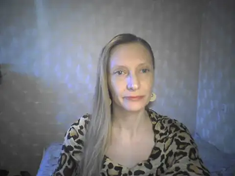 Snapshot of LunaBelle8 chatting on April 27, 5:11 pm LunaBelle8 online show from April 27, 5:11 pm