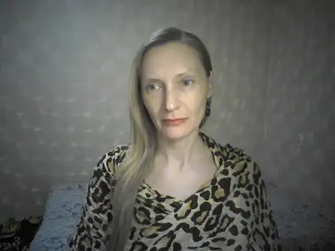Snapshot of LunaBelle8 chatting on May 2, 5:51 pm LunaBelle8 online show from May 2, 5:51 pm