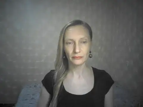 Snapshot of LunaBelle8 chatting on May 3, 6:14 pm LunaBelle8 online show from May 3, 6:14 pm