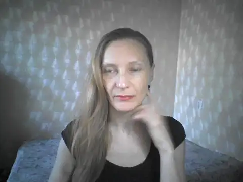 Snapshot of LunaBelle8 chatting on May 4, 4:14 pm LunaBelle8 online show from May 4, 4:14 pm