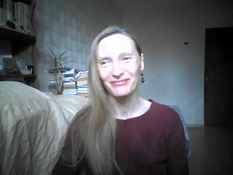 Snapshot of LunaBelle8 chatting on May 9, 1:38 pm LunaBelle8 online show from May 9, 1:38 pm