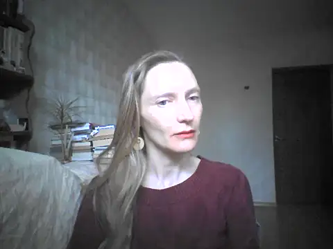 Snapshot of LunaBelle8 chatting on May 13, 2:03 pm LunaBelle8 online show from May 13, 2:03 pm