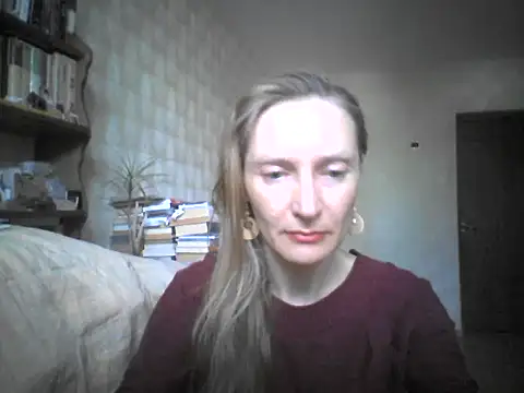 Snapshot of LunaBelle8 chatting on May 14, 2:35 pm LunaBelle8 online show from May 14, 2:35 pm