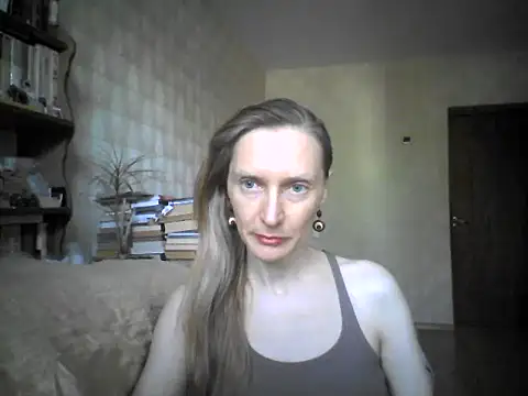 Snapshot of LunaBelle8 chatting on May 17, 2:46 pm LunaBelle8 online show from May 17, 2:46 pm