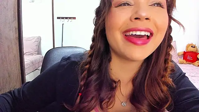 Snapshot of megan_poe_ chatting on July 22, 5:05 pm megan poe online show from July 22, 5:05 pm