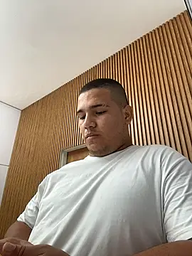 Snapshot of Patricio_02 chatting on June 18, 8:13 pm Patricio 02 online show from June 18, 8:13 pm