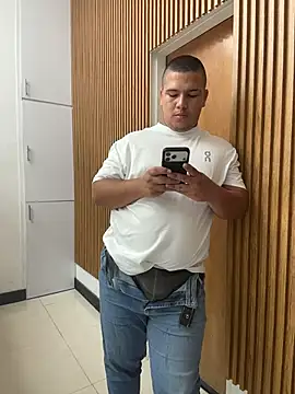 Snapshot of Patricio_02 chatting on July 23, 3:21 pm Patricio 02 online show from July 23, 3:21 pm
