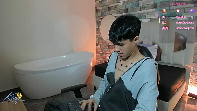 Snapshot of Damian_tay chatting on May 11, 4:15 pm Damian tay online show from May 11, 4:15 pm