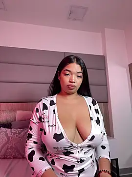 Snapshot of LilyFoox chatting on May 19, 12:55 pm LilyFoox online show from May 19, 12:55 pm