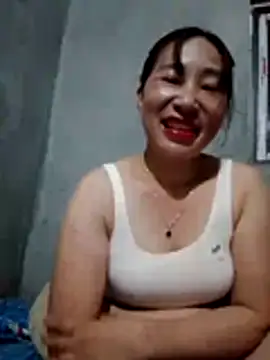 Snapshot of Tieuthu2 chatting on April 26, 2:15 pm Tieuthu2 online show from April 26, 2:15 pm