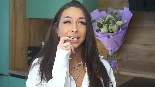 loseecontrol  online show from April 22, 4:26 am