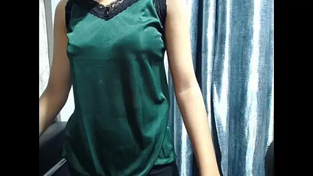 Snapshot of Rasha_ chatting on May 22, 5:51 pm Rasha online show from May 22, 5:51 pm