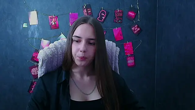 Snapshot of Kyara_ra chatting on May 21, 5:36 am Kyara ra online show from May 21, 5:36 am