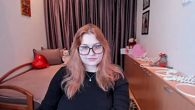 Snapshot of NoraLiin chatting on May 30, 8:06 pm NoraLiin online show from May 30, 8:06 pm