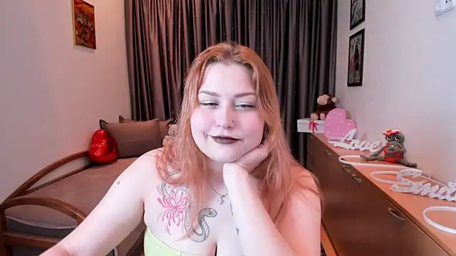 Snapshot of NoraLiin chatting on June 3, 8:25 pm NoraLiin online show from June 3, 8:25 pm