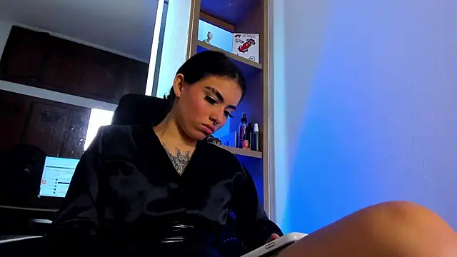 isabella hv online show from June 25, 7:07 pm