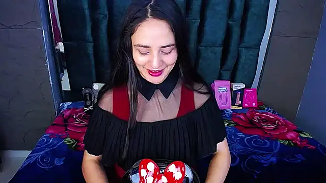 salamandracl202 online show from May 17, 4:32 am