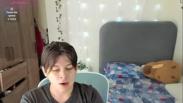 Felixzyn online show from April 22, 7:04 pm