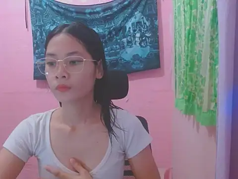 Snapshot of Sweetsexylady19 chatting on June 25, 5:34 am Sweetsexylady19 online show from June 25, 5:34 am