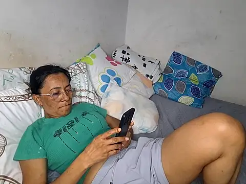 Snapshot of Angel_Iron69 chatting on June 12, 7:57 pm Angel Iron69 online show from June 12, 7:57 pm
