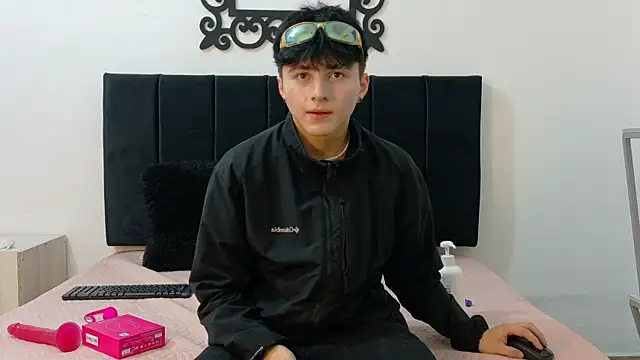 LunayDream online show from June 6, 11:59 am