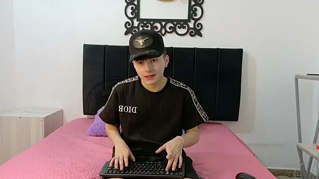 LunayDream online show from July 18, 11:58 am