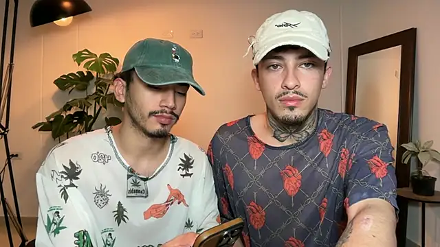 Snapshot of Noah_and_Steven chatting on June 13, 2:53 am Noah and Steven online show from June 13, 2:53 am