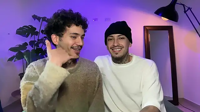 Snapshot of Noah_and_Steven chatting on June 22, 7:33 pm Noah and Steven online show from June 22, 7:33 pm
