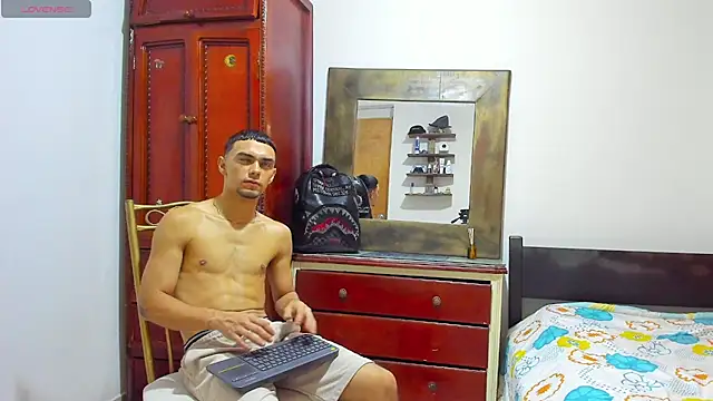 Snapshot of Teo_Rave chatting on July 18, 6:34 pm Teo Rave online show from July 18, 6:34 pm