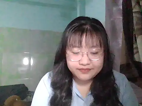 Minot01 online show from April 22, 3:02 pm