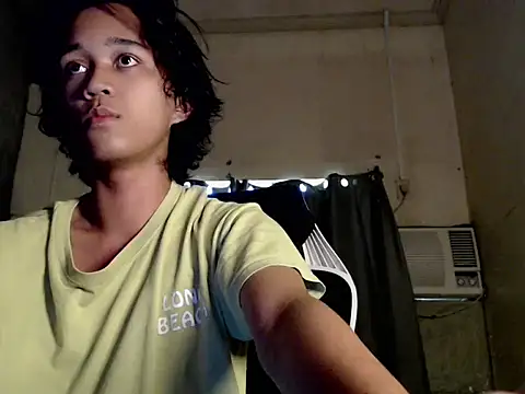 Snapshot of urnaughty_paul chatting on June 19, 5:45 am urnaughty paul online show from June 19, 5:45 am