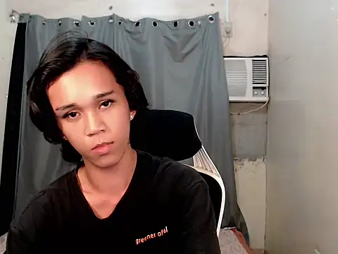 Snapshot of urnaughty_paul chatting on July 2, 4:57 pm urnaughty paul online show from July 2, 4:57 pm