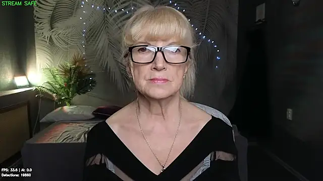 Snapshot of Dr_Mireille chatting on June 18, 12:09 pm Dr Mireille online show from June 18, 12:09 pm