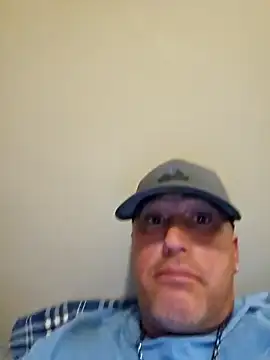 Snapshot of Janto1010 chatting on December 3, 8:05 am Janto1010 online show from December 3, 8:05 am