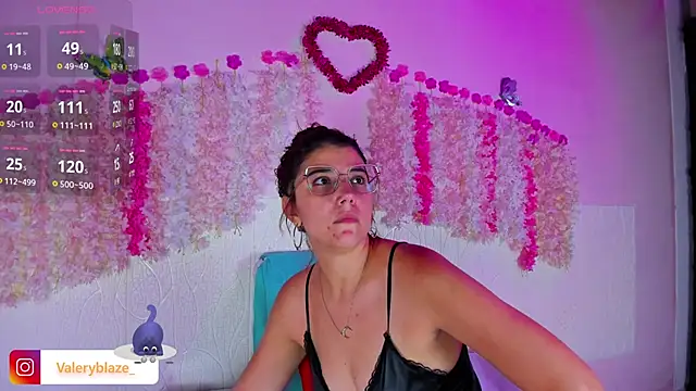 ValeryBlaze  online show from June 17, 7:04 pm