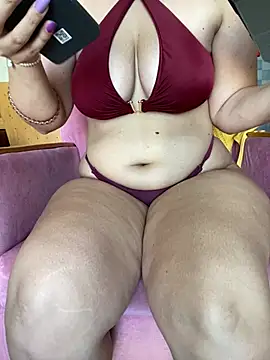 Snapshot of MissLexxxie chatting on July 13, 5:05 pm MissLexxxie online show from July 13, 5:05 pm