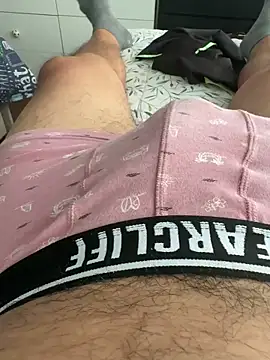 juliomfar69 online show from May 17, 8:38 pm