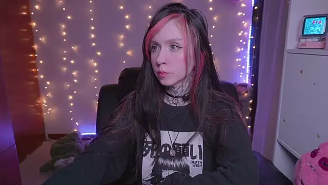 Snapshot of -VKatt chatting on May 31, 3:04 am -VKatt online show from May 31, 3:04 am