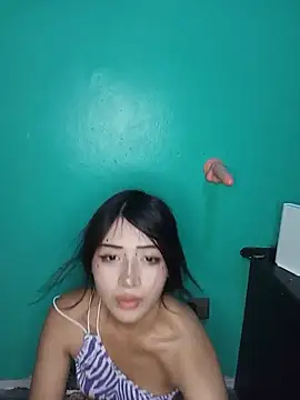 Snapshot of HonyHanna chatting on June 12, 2:21 am HonyHanna online show from June 12, 2:21 am