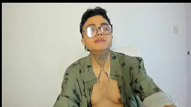 Snapshot of Antony_D_ossa chatting on August 1, 4:23 am Antony D ossa online show from August 1, 4:23 am