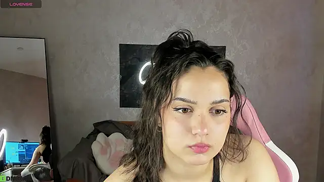 Snapshot of Vivien_Ross chatting on May 6, 1:14 am Vivien Ross online show from May 6, 1:14 am