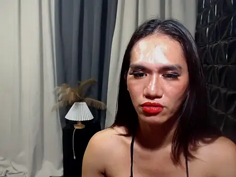 Queen Haliyah online show from May 15, 10:50 pm