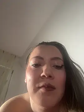 AlyraMoon online show from April 22, 8:39 am