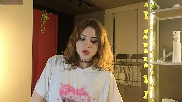 lovergirl4me online show from May 11, 5:43 pm