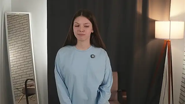 ErnaGiove online show from April 21, 11:27 am