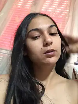 Snapshot of amira1348 chatting on May 24, 6:51 am amira1348 online show from May 24, 6:51 am