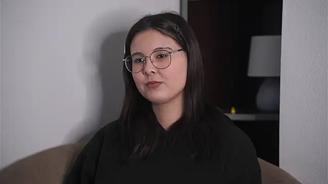 FlorentinaPinson online show from April 22, 2:18 pm