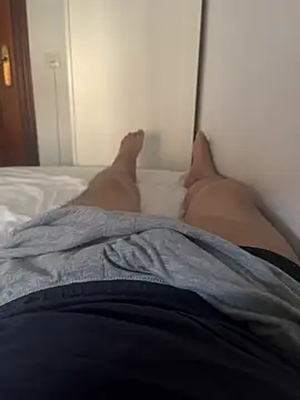 andresgh10 online show from June 22, 2:47 pm