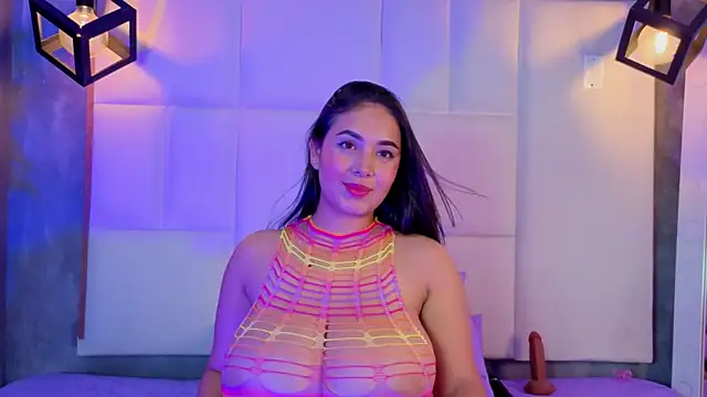 Snapshot of Violetta_rose_ chatting on July 29, 10:41 pm Violetta rose online show from July 29, 10:41 pm